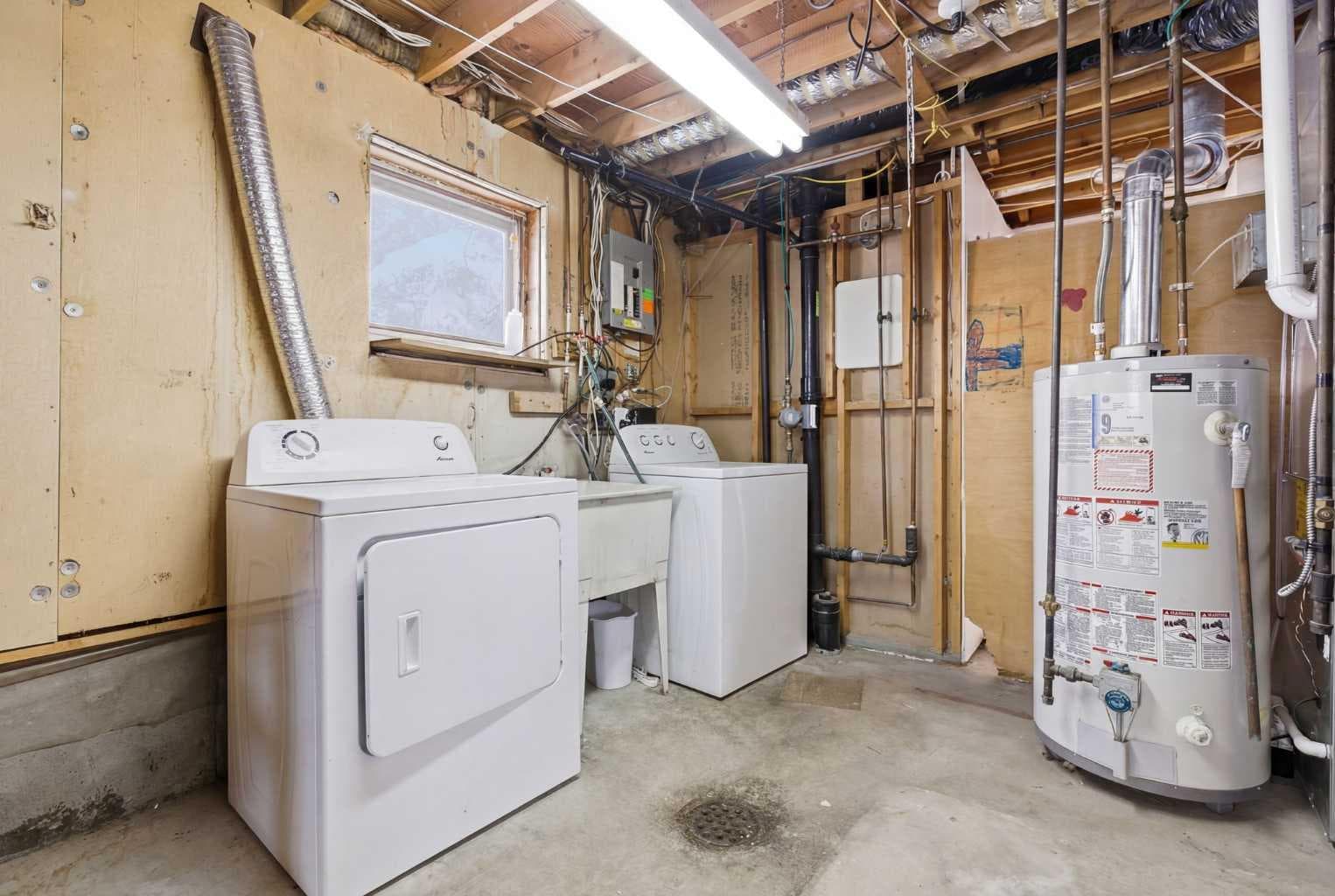 32 Fonda Mews SE