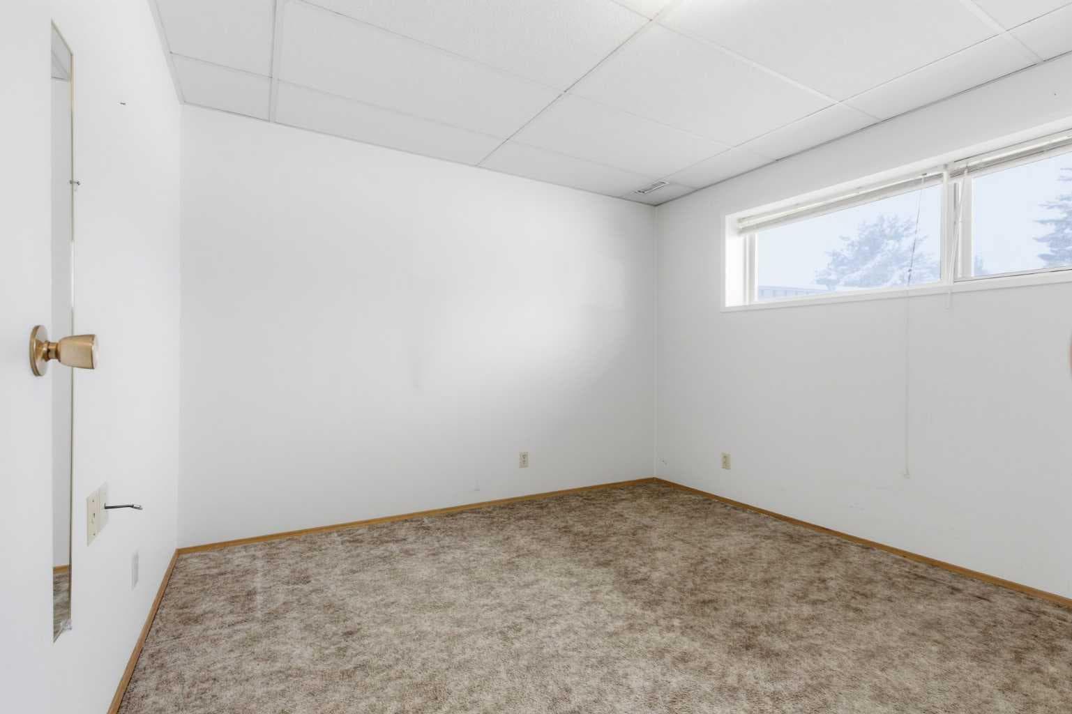 32 Fonda Mews SE