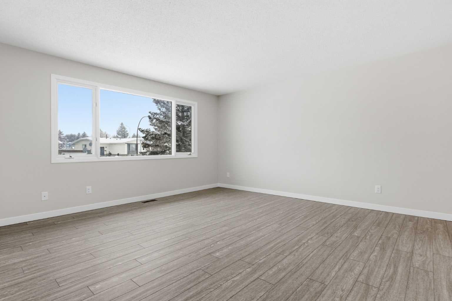 32 Fonda Mews SE