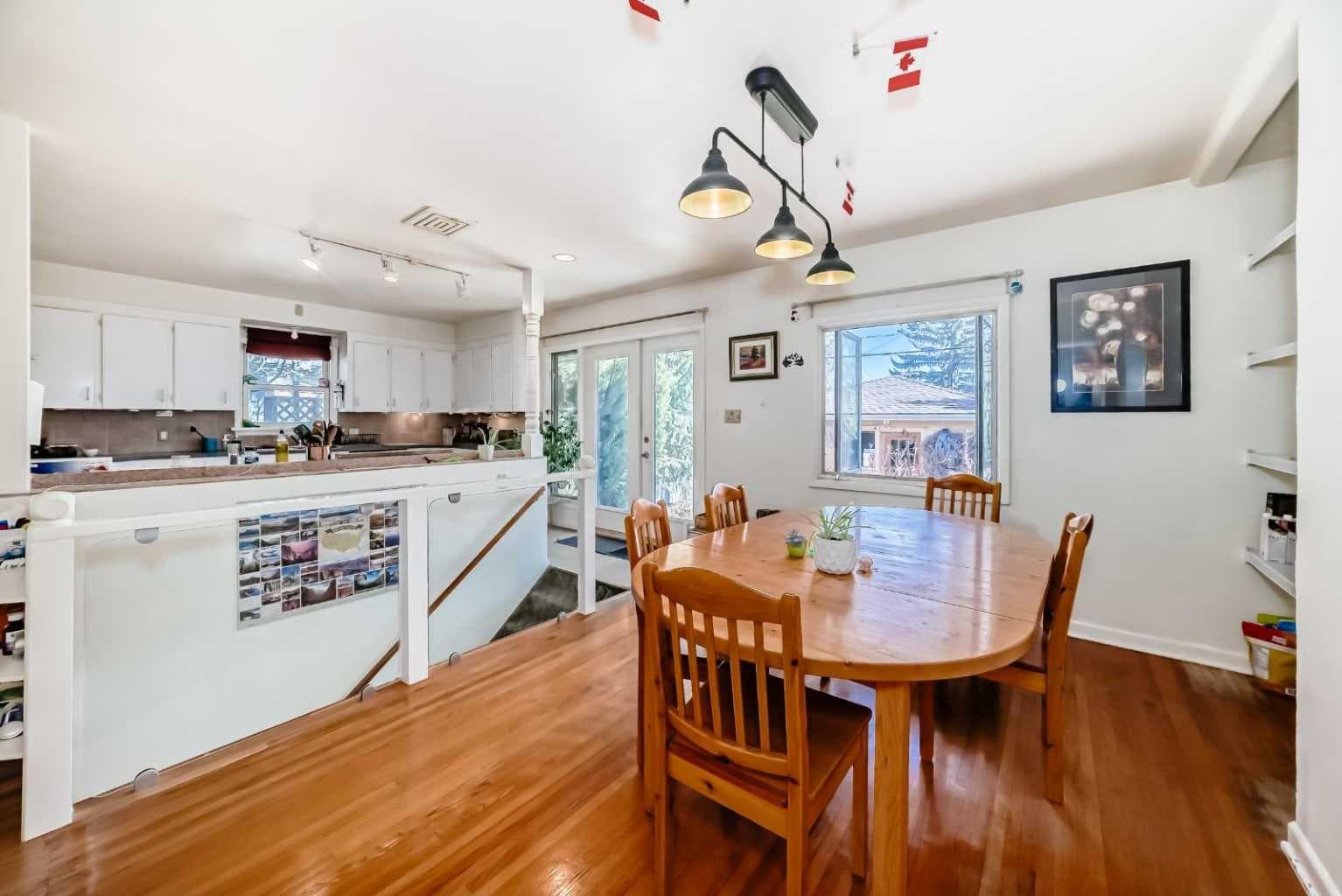 2328 Capitol Hill Crescent NW