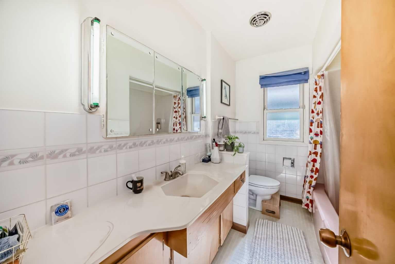 2328 Capitol Hill Crescent NW