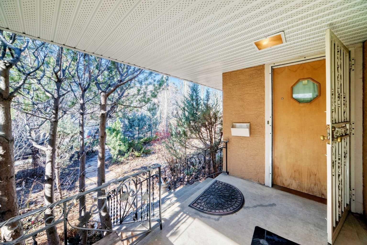 2328 Capitol Hill Crescent NW