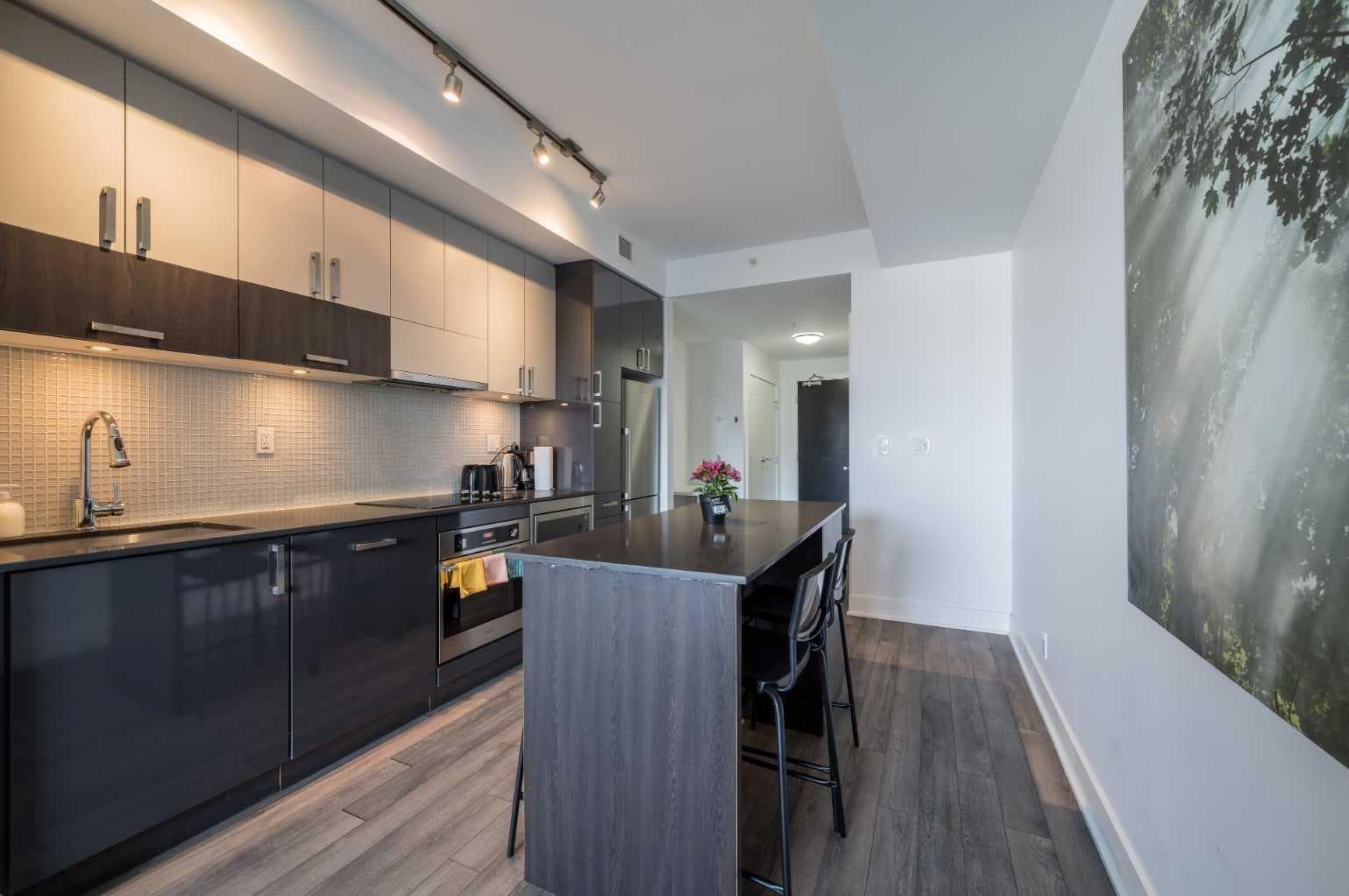 1205, 550 Riverfront Avenue SE
