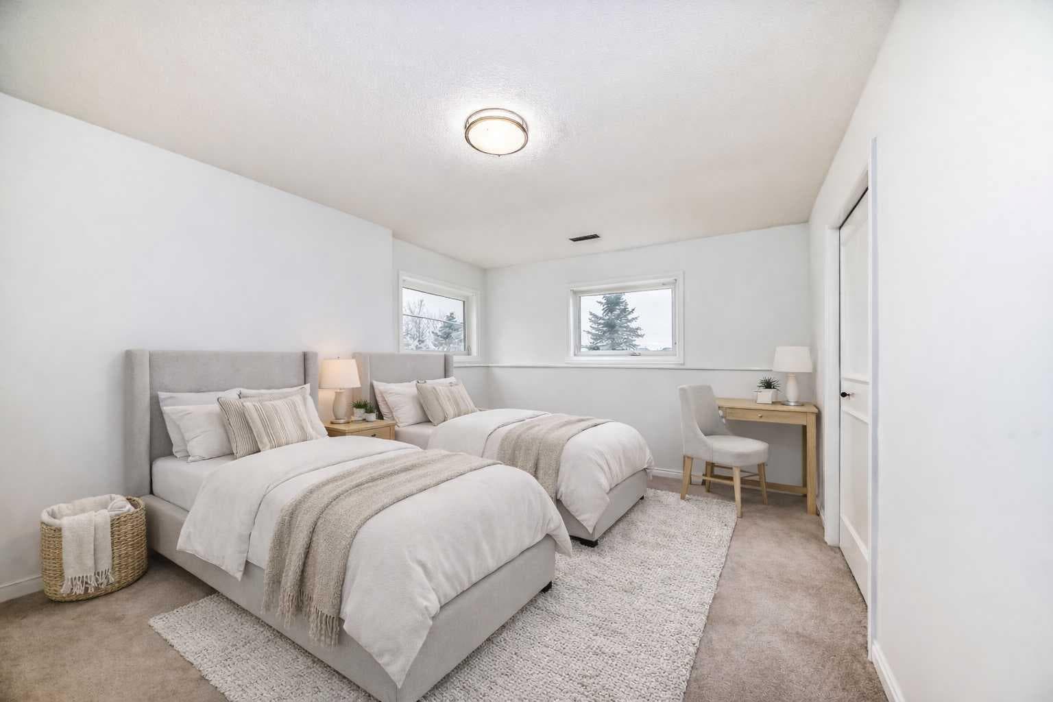 228 Woodside Crescent NW