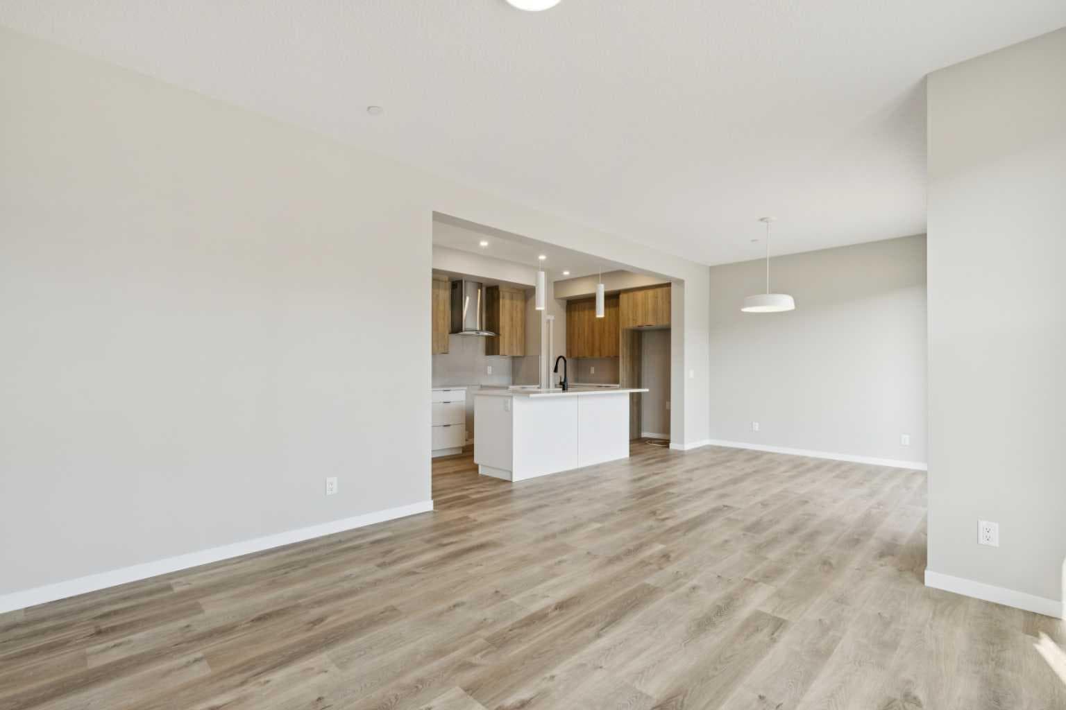 302 Hotchkiss Common SE