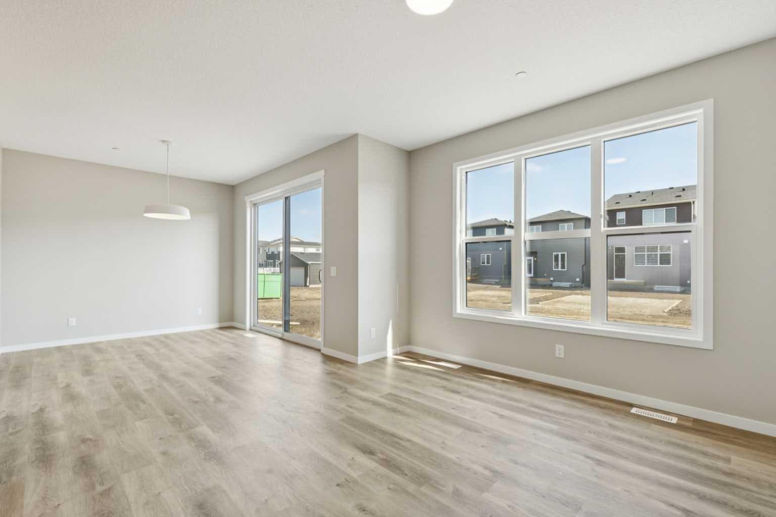 302 Hotchkiss Common SE