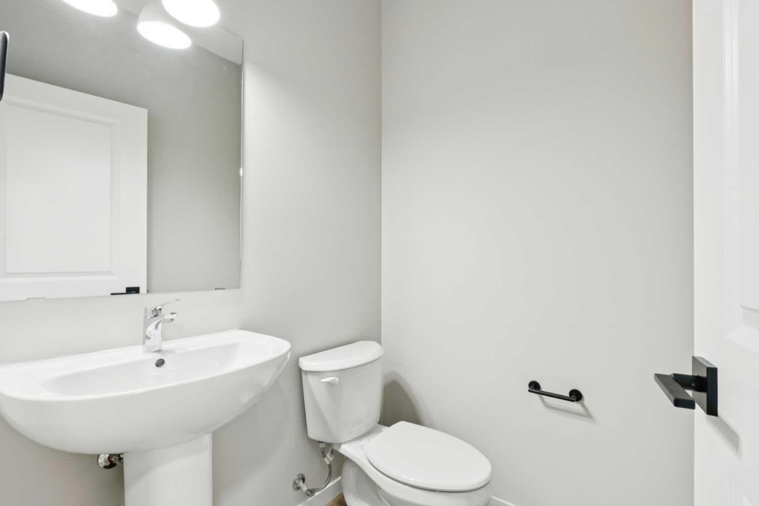 302 Hotchkiss Common SE