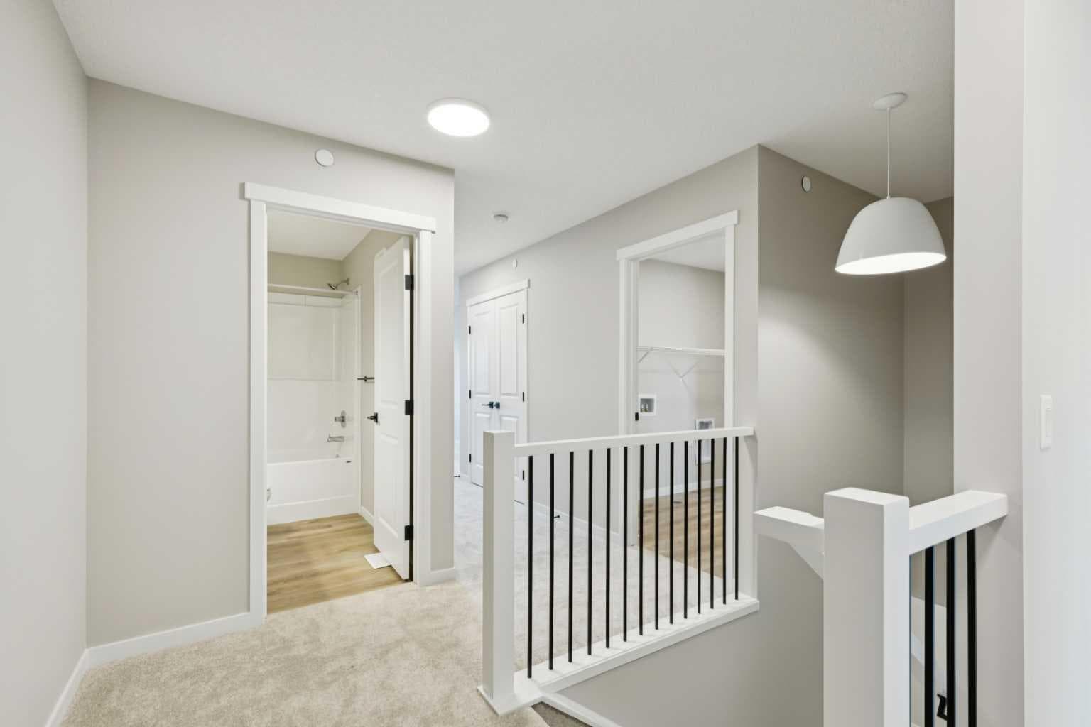 302 Hotchkiss Common SE