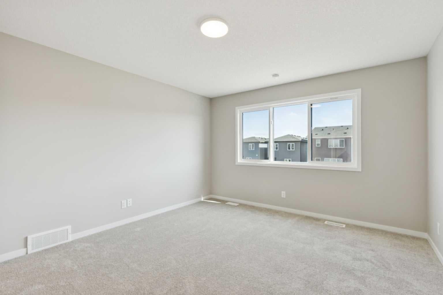 302 Hotchkiss Common SE