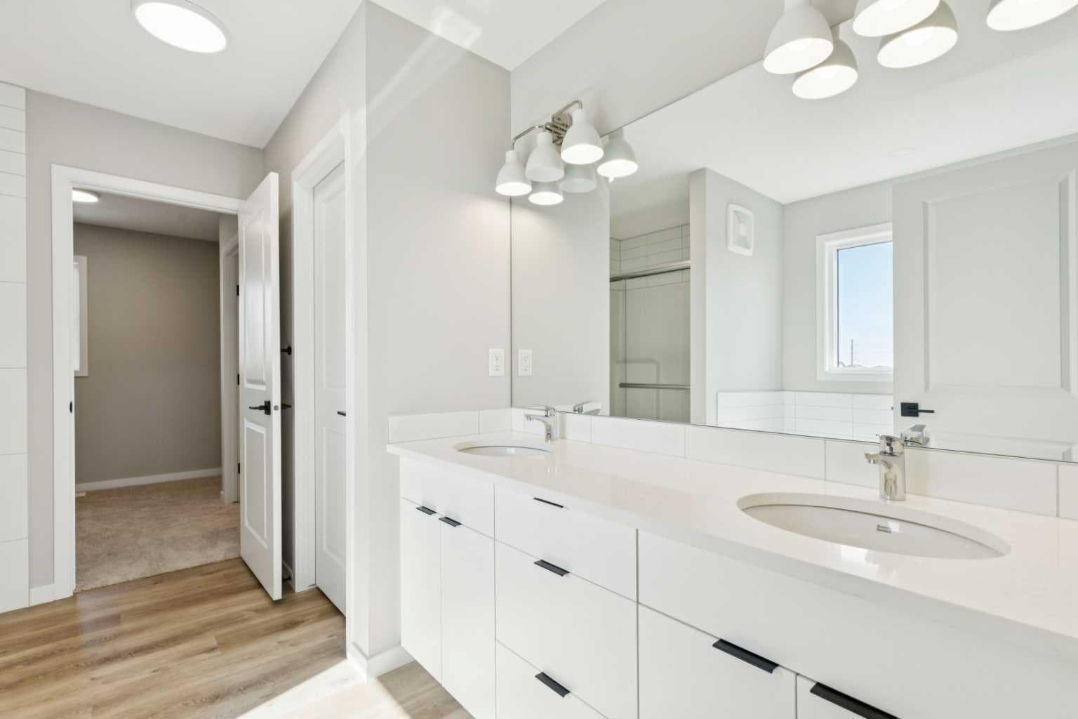 302 Hotchkiss Common SE