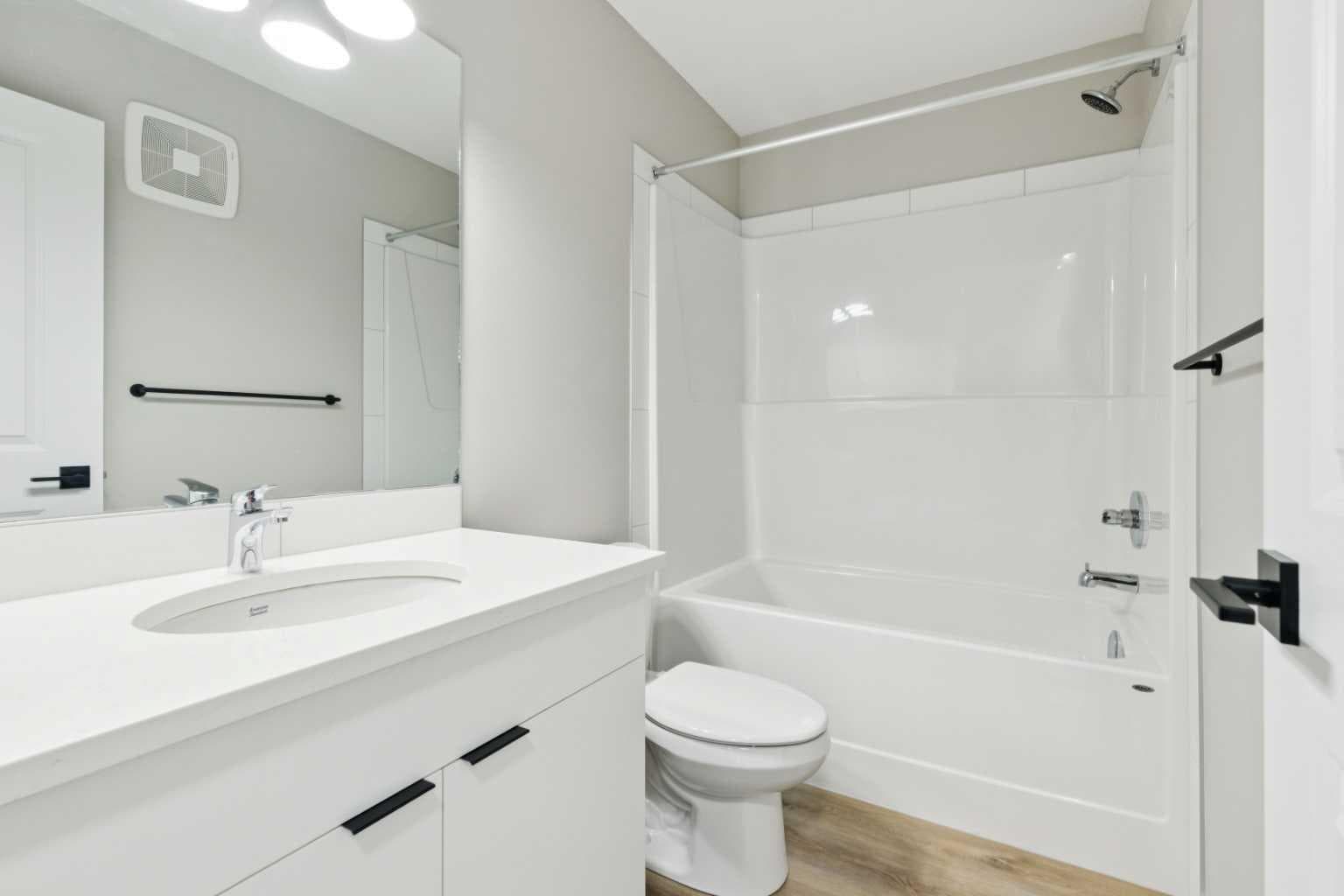 302 Hotchkiss Common SE