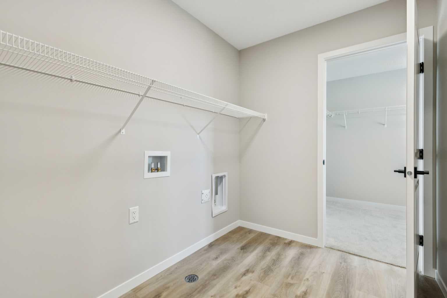 302 Hotchkiss Common SE