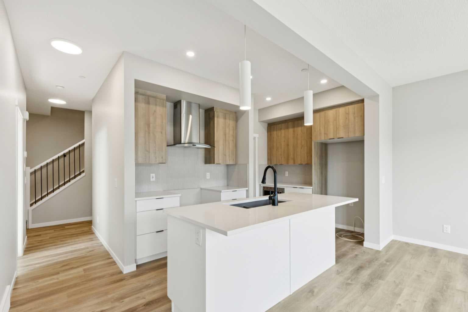 302 Hotchkiss Common SE
