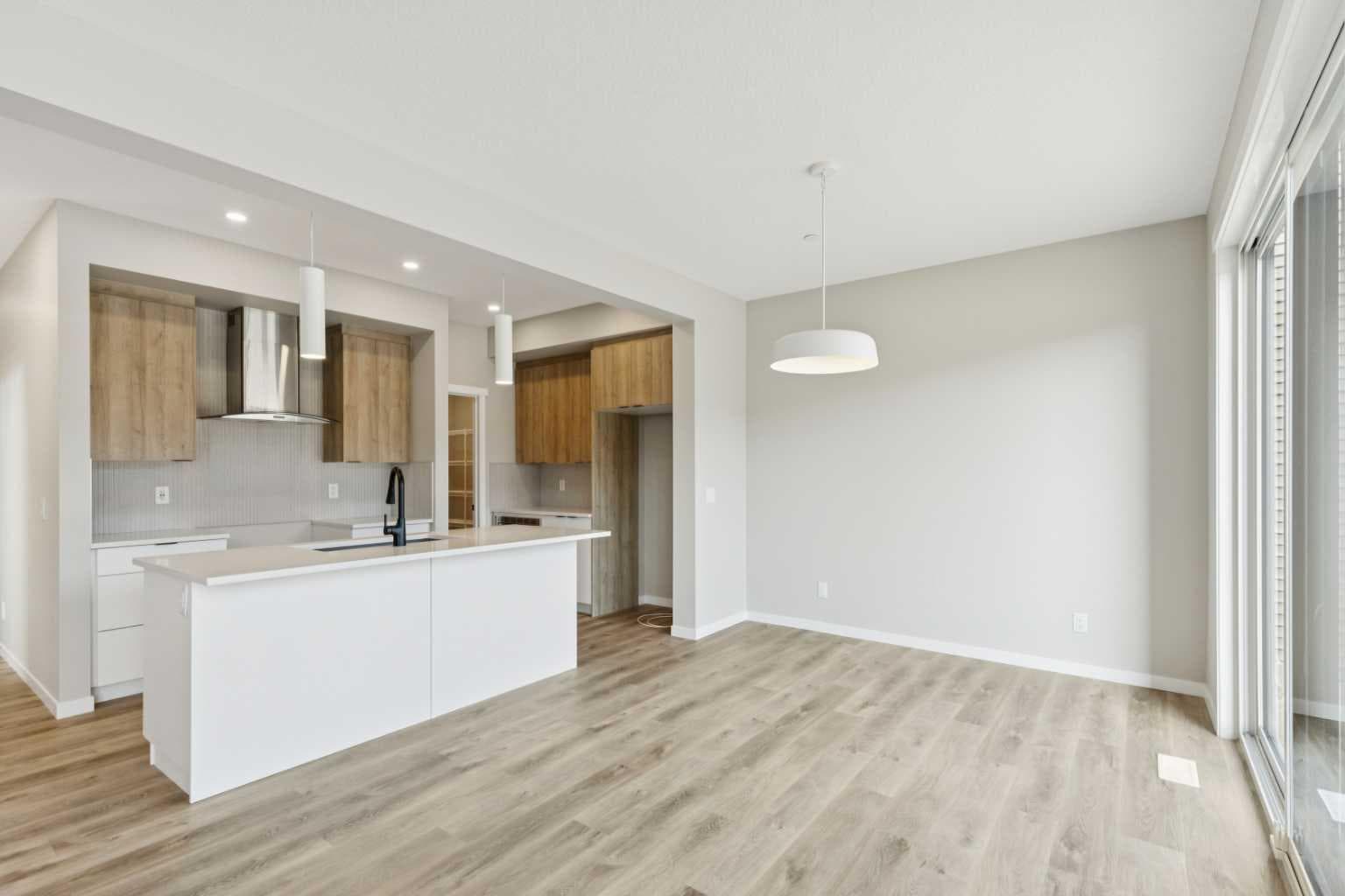 302 Hotchkiss Common SE