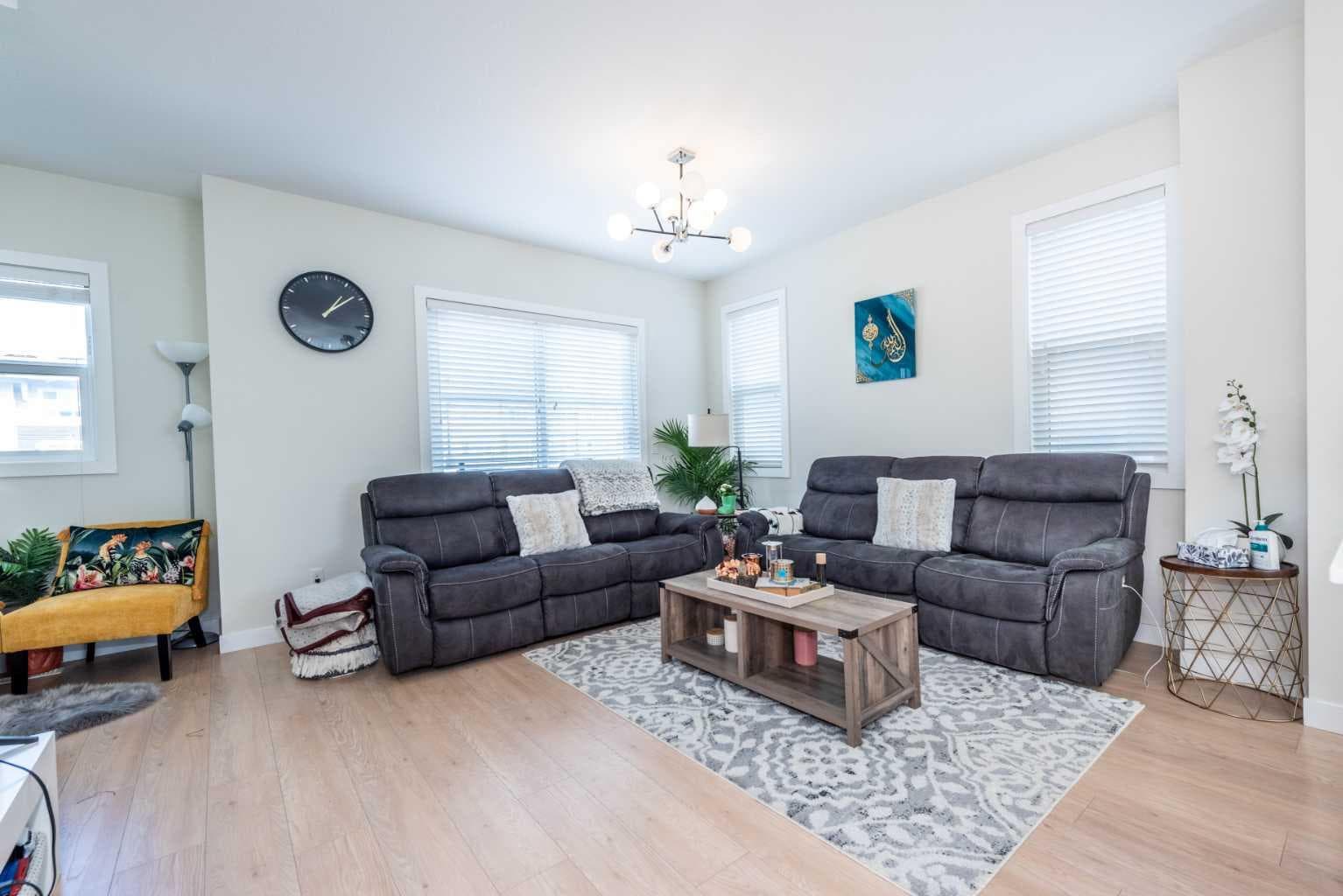 412, 30 Cornerstone Manor NE