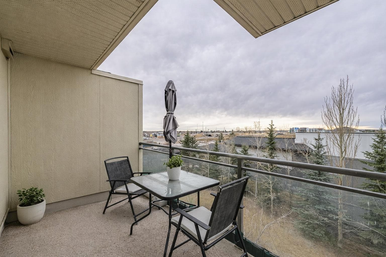 427, 11 Millrise Drive SW