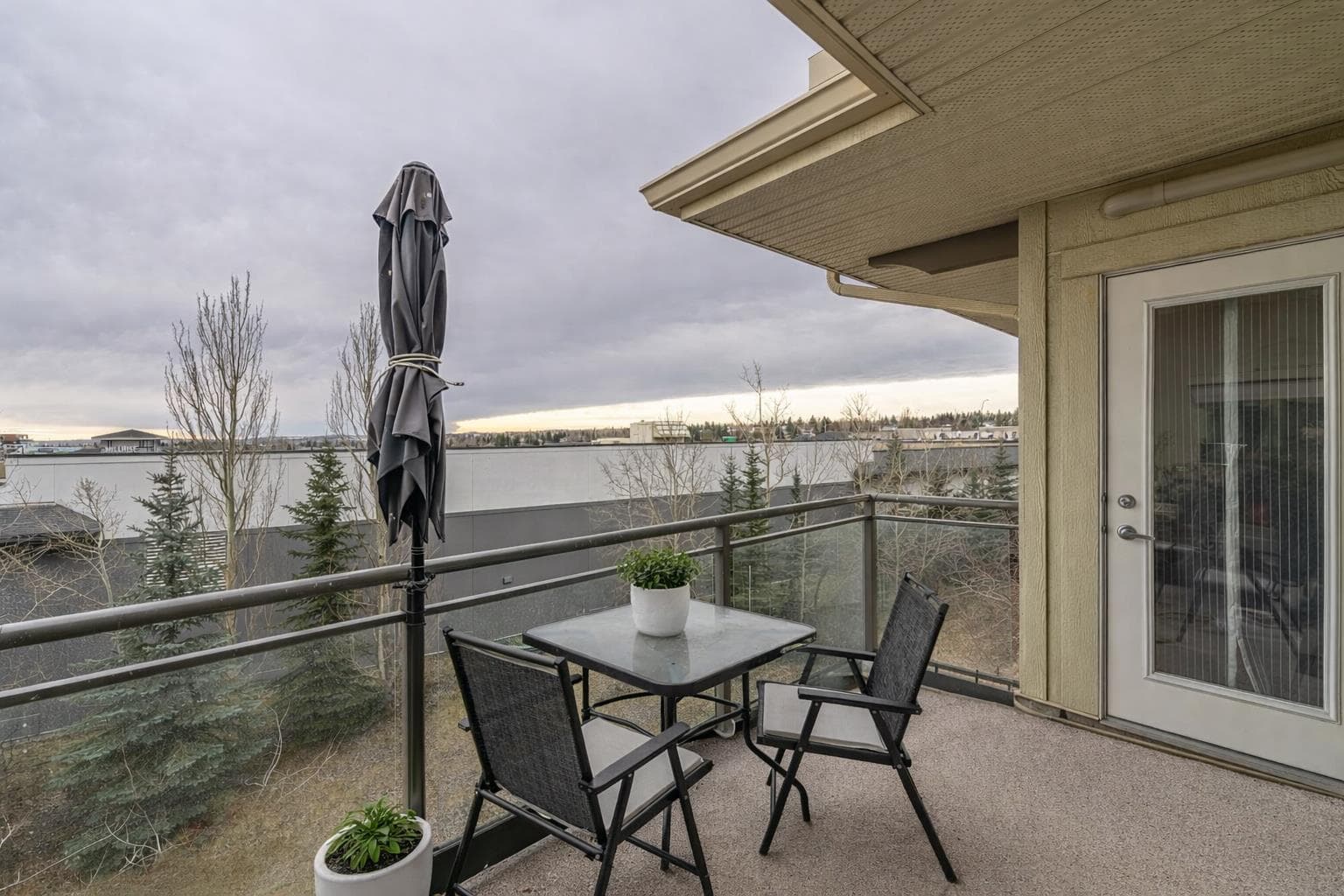 427, 11 Millrise Drive SW