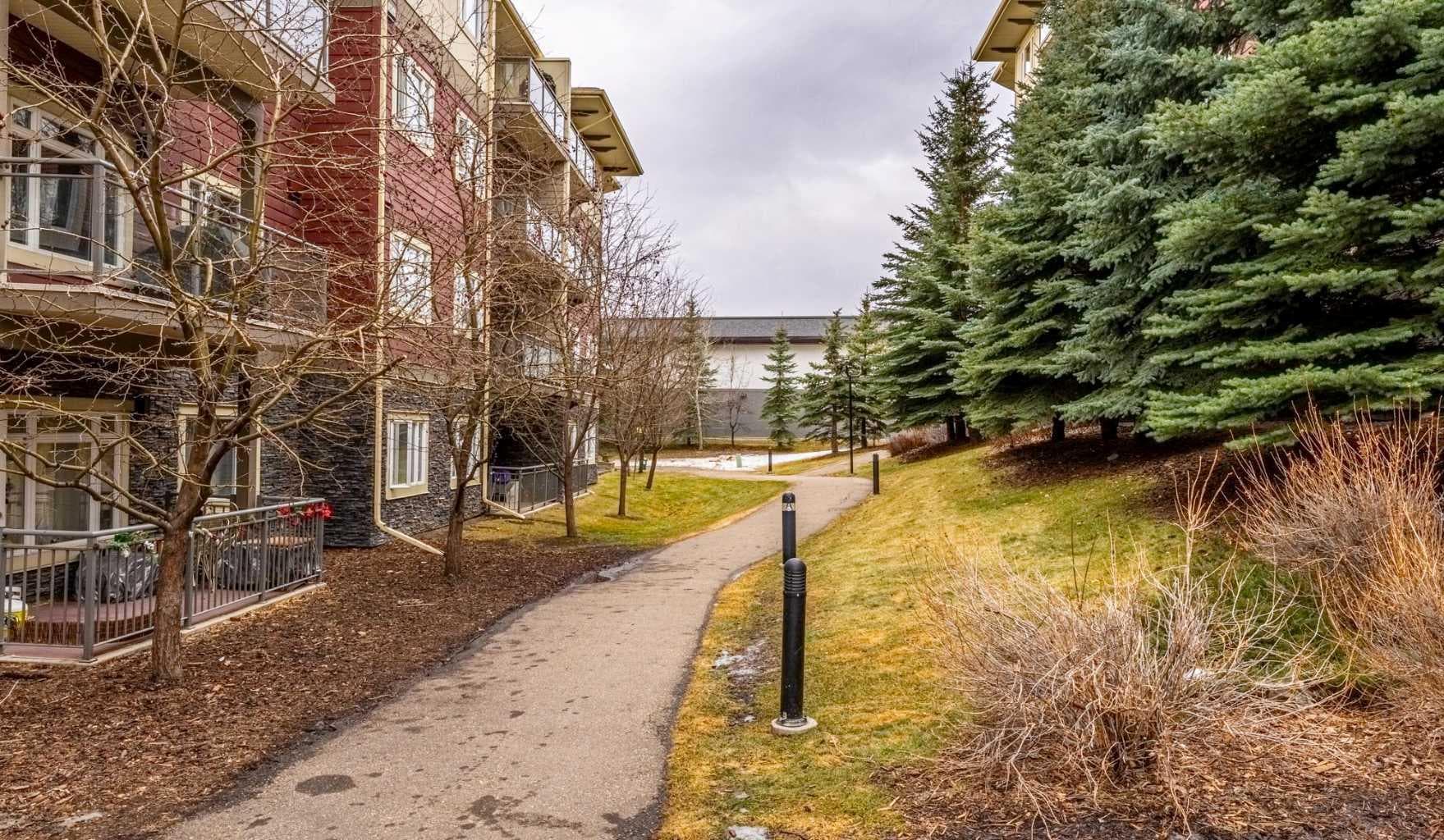 427, 11 Millrise Drive SW