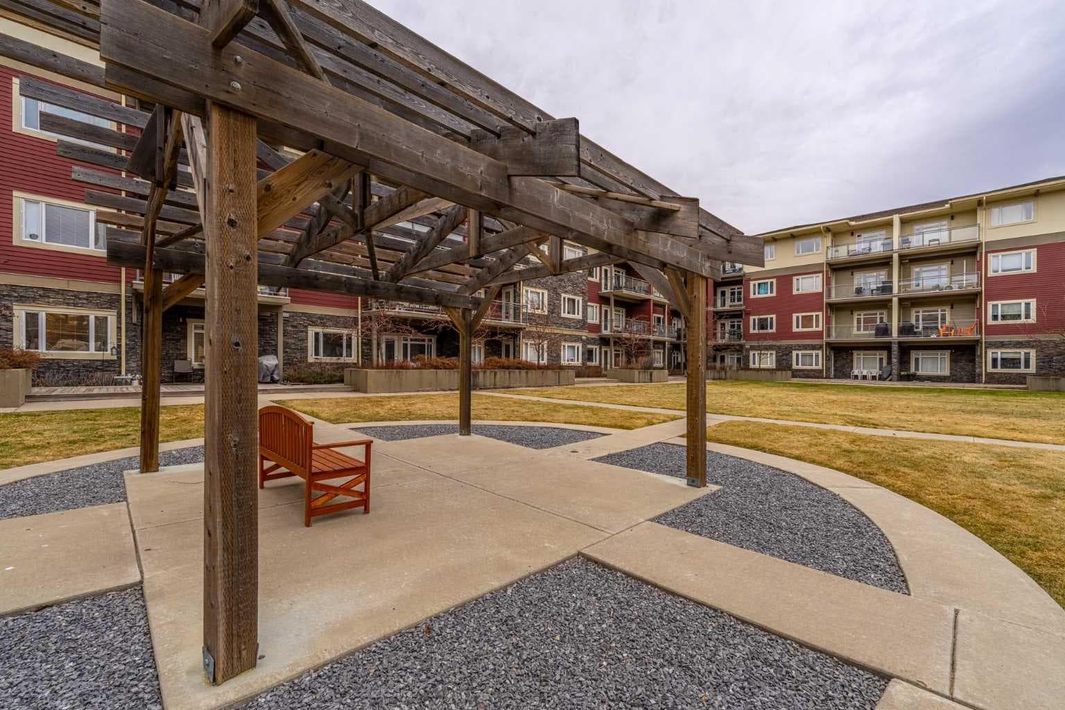 427, 11 Millrise Drive SW