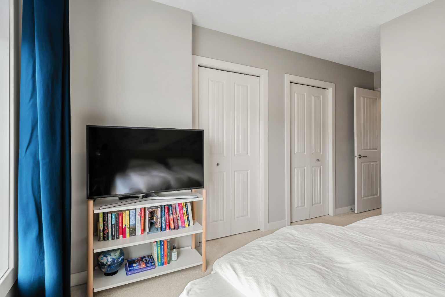 203, 355 Nolancrest Heights NW