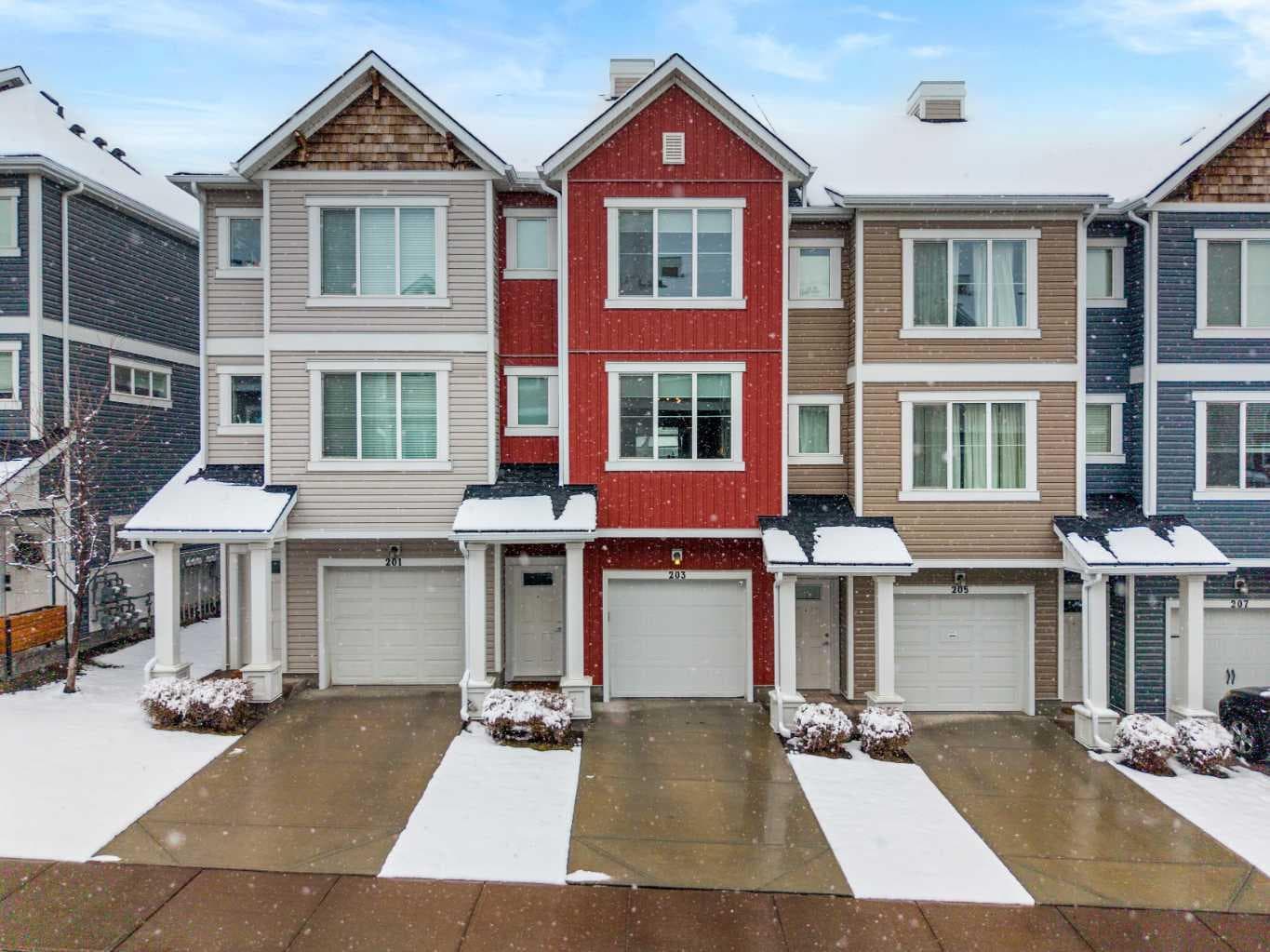 203, 355 Nolancrest Heights NW