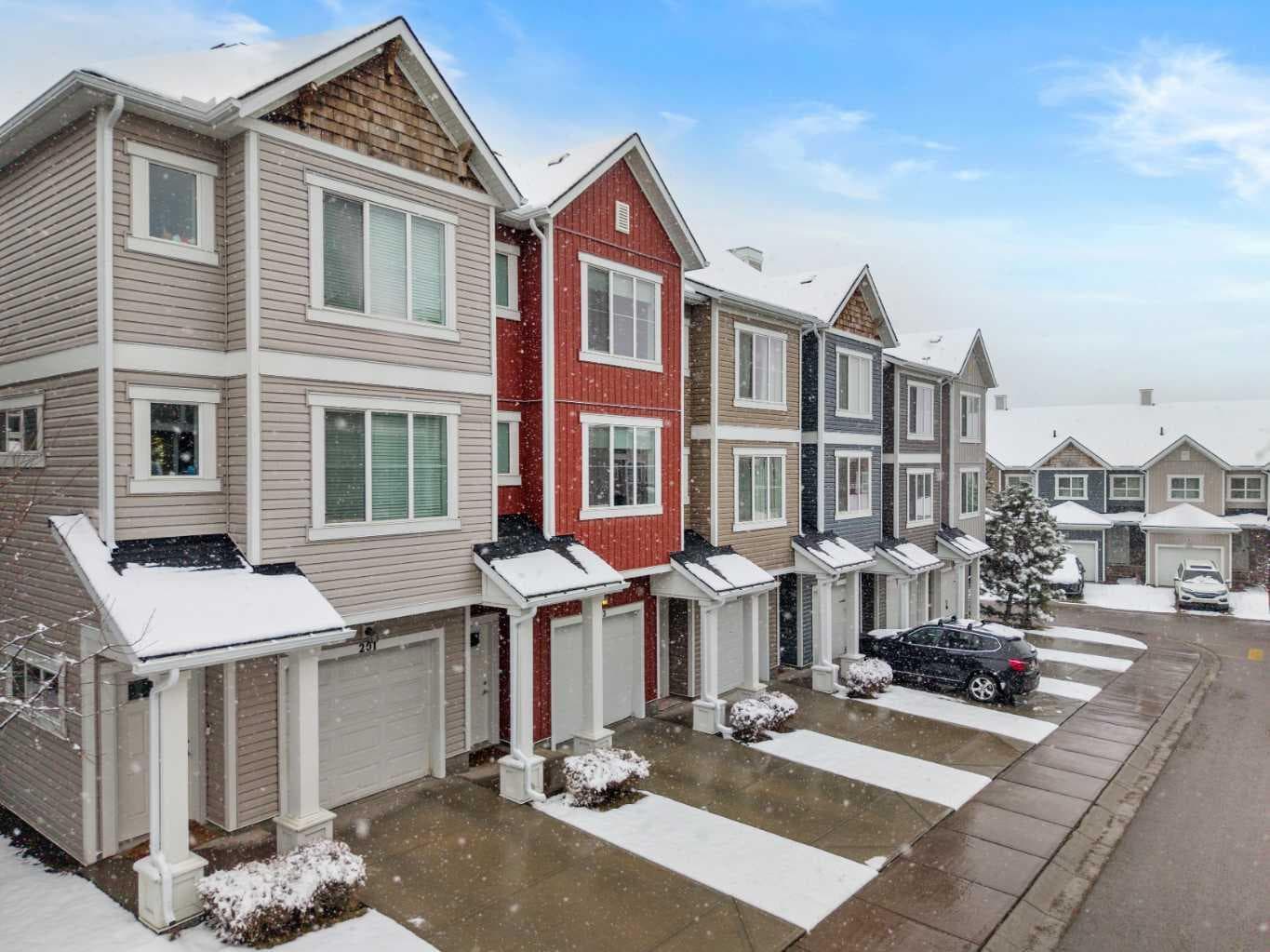 203, 355 Nolancrest Heights NW