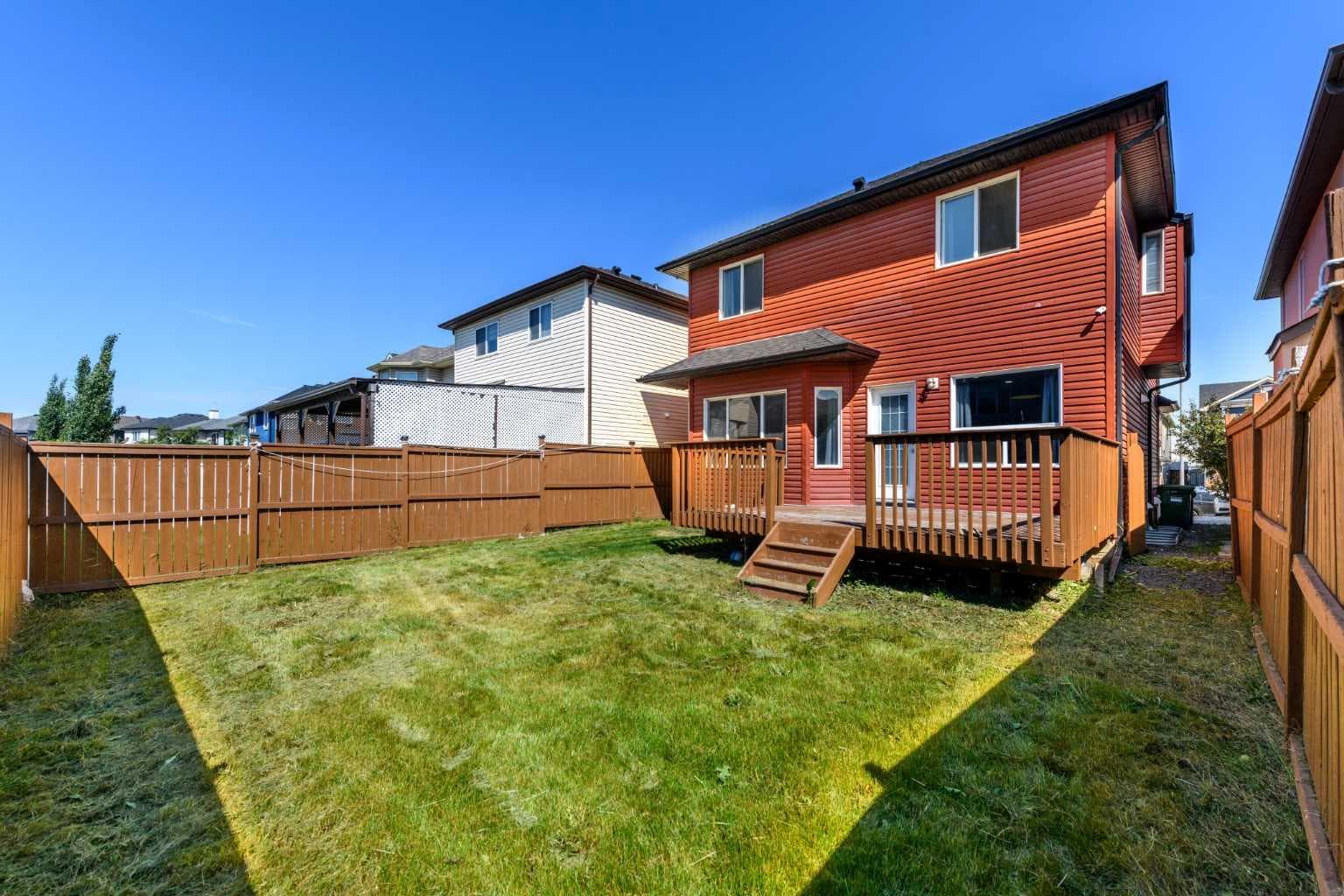 228 SADDLECREST Way NE