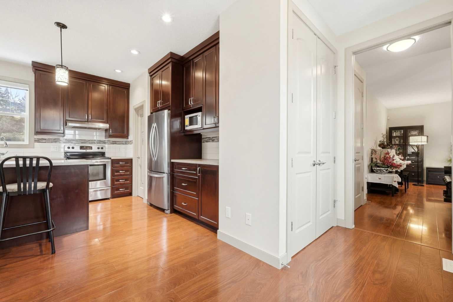 115 Fifth Avenue W