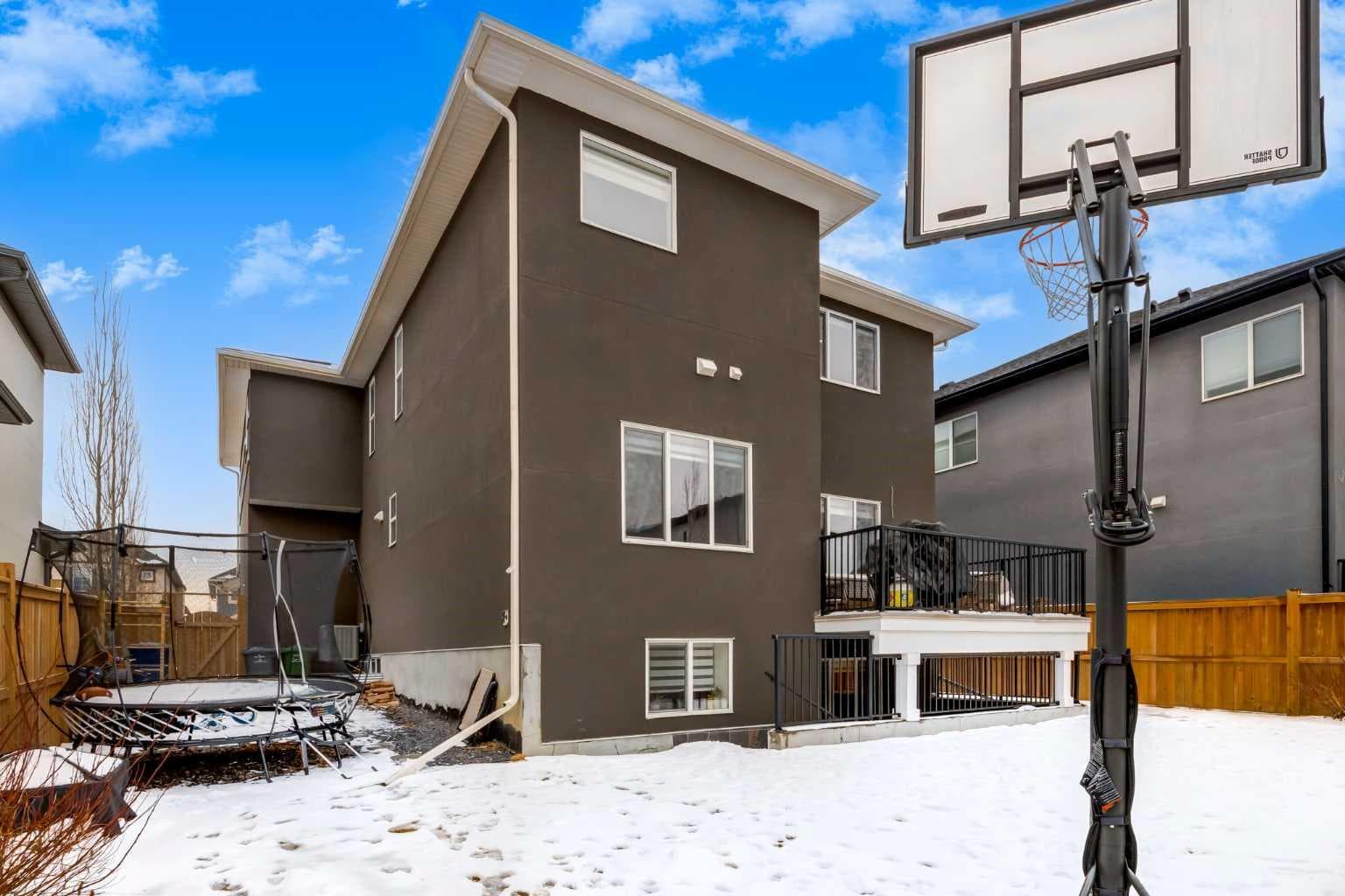 305 Kinniburgh Cove 