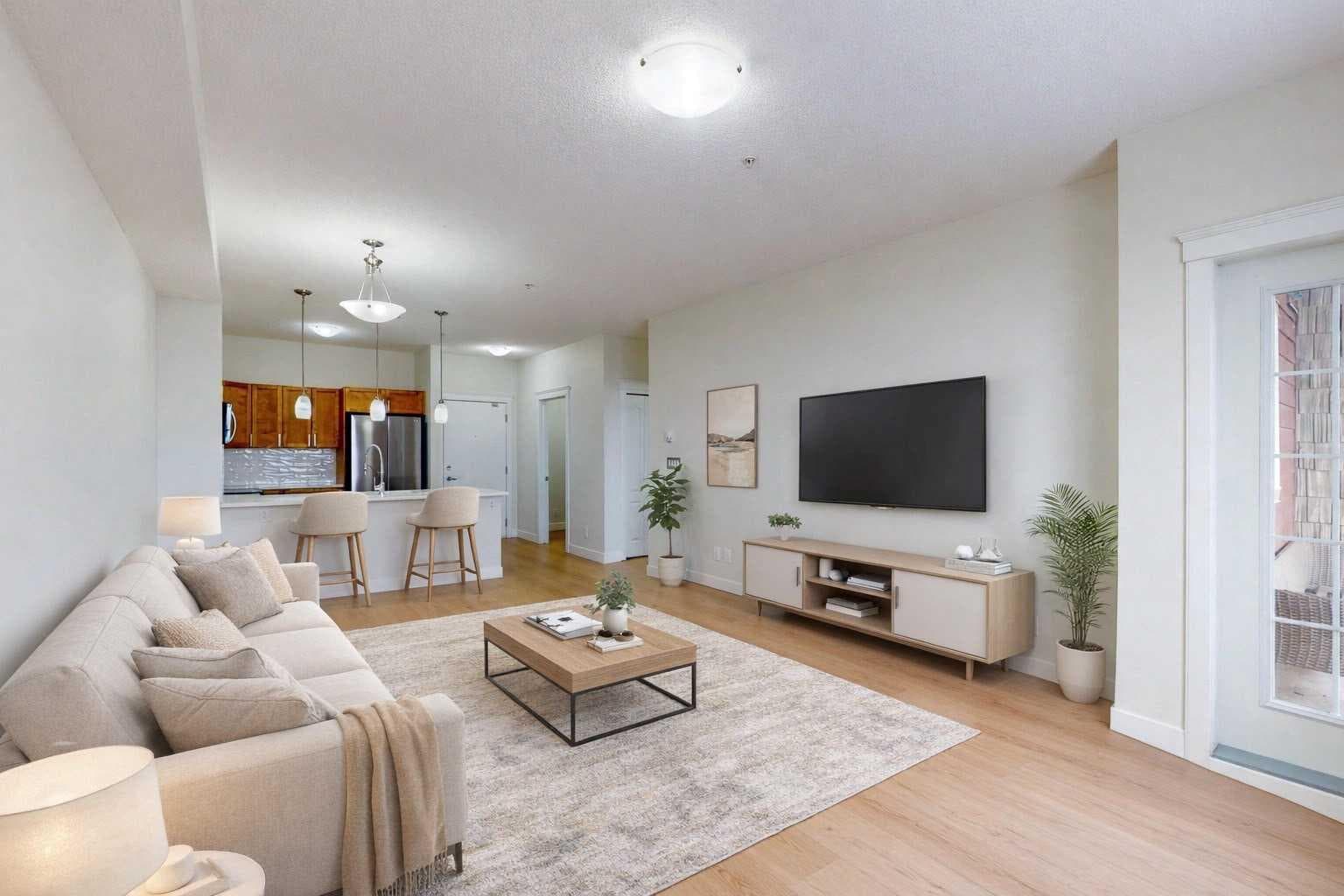 1206, 2370 Bayside Road SW