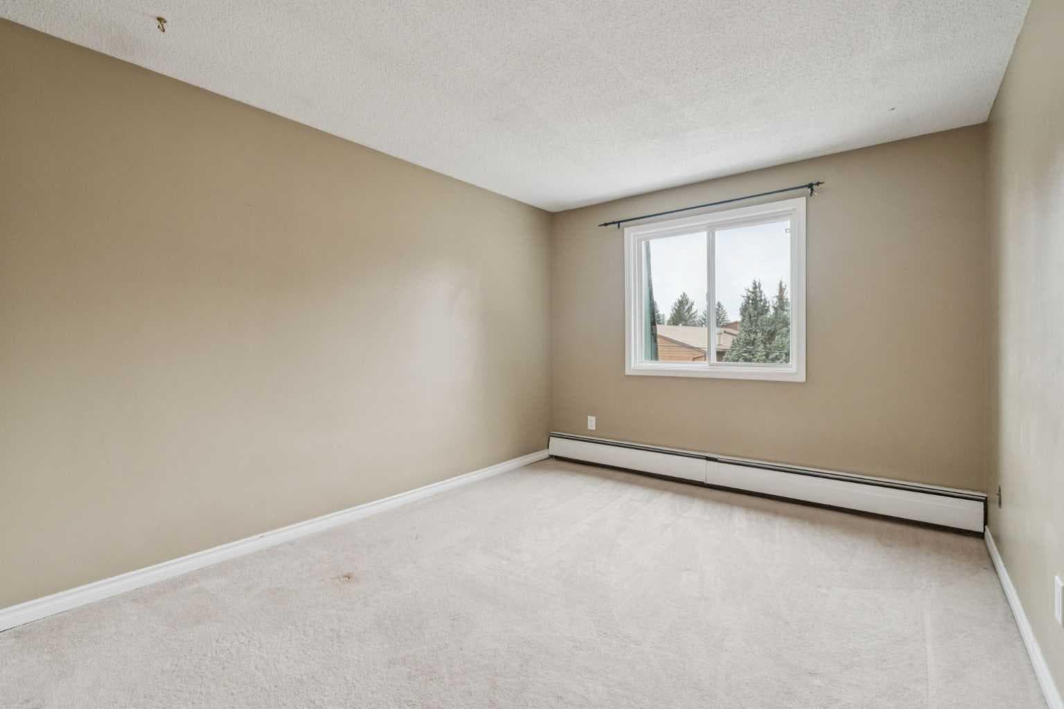 9302, 315 Southampton Drive SW