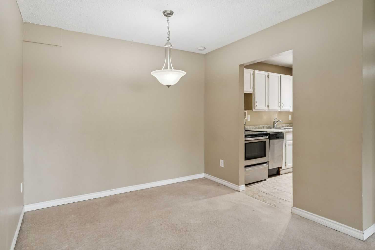 9302, 315 Southampton Drive SW