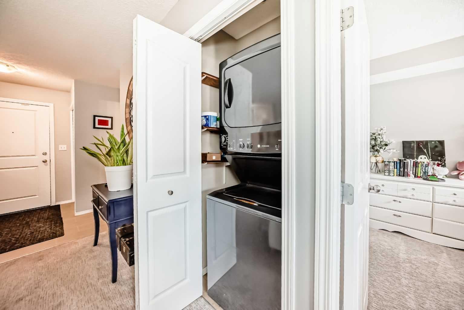 1305, 403 Mackenzie Way SW