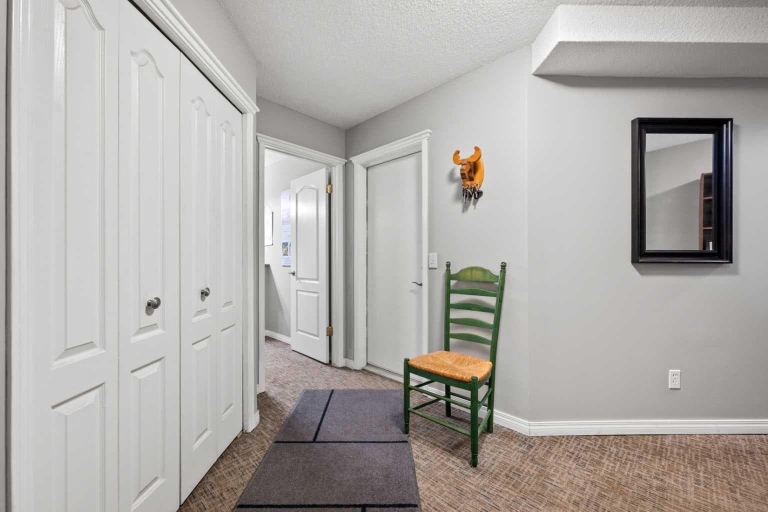 38 Richelieu Court SW