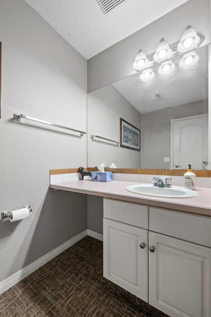 38 Richelieu Court SW