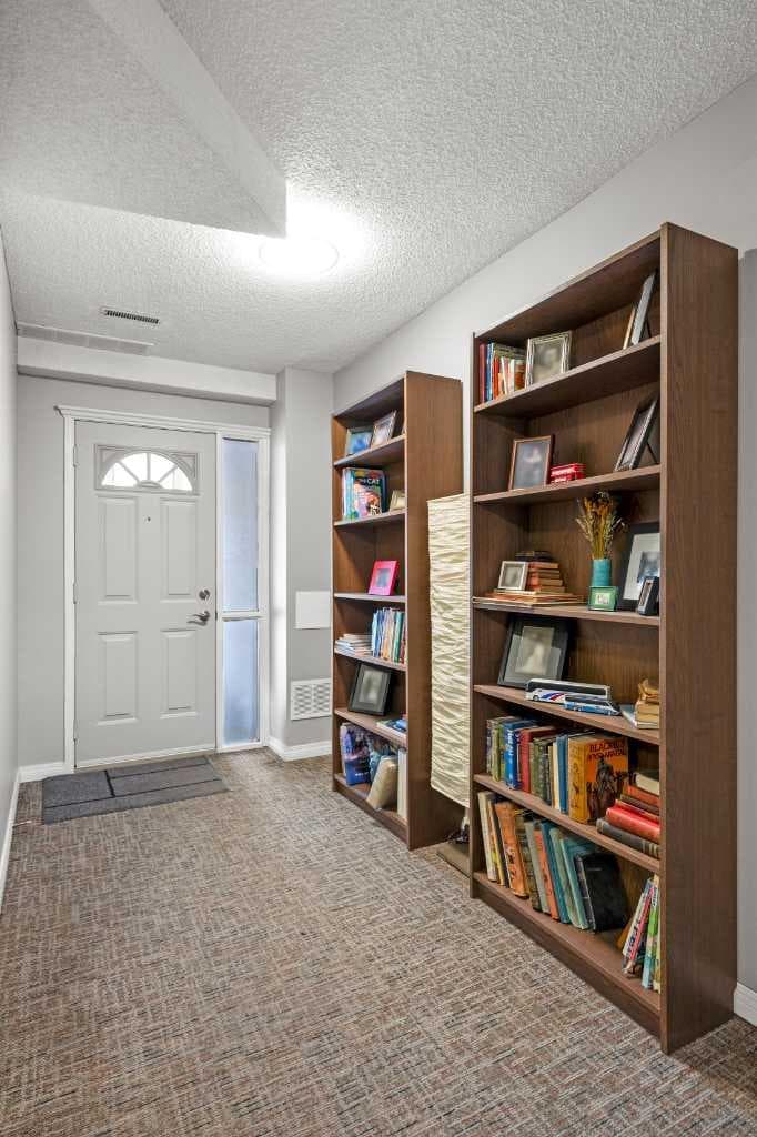 38 Richelieu Court SW