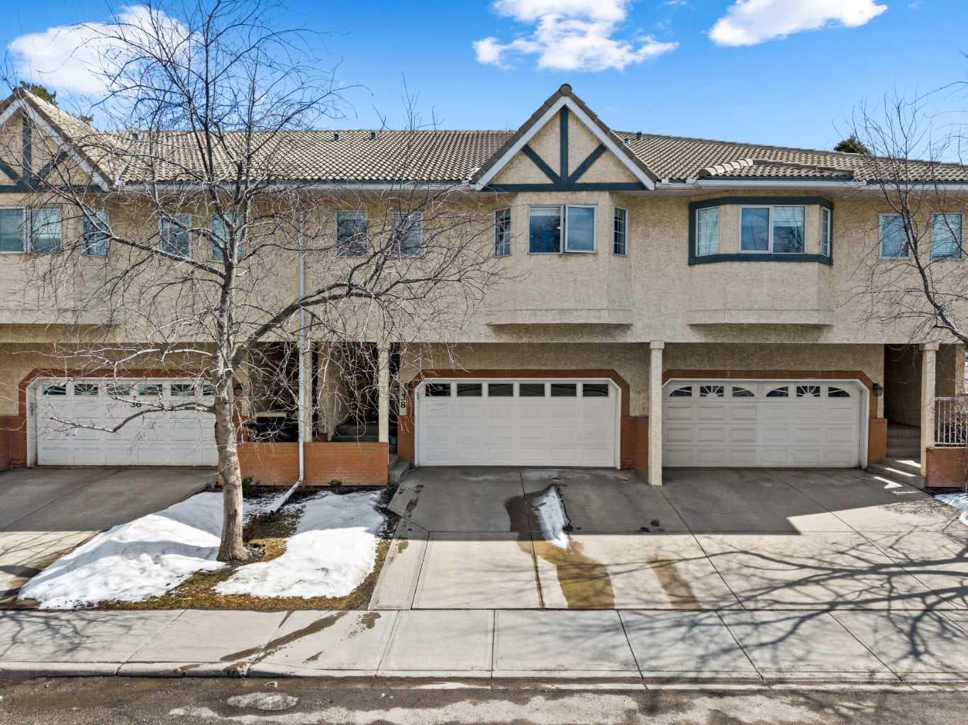 38 Richelieu Court SW