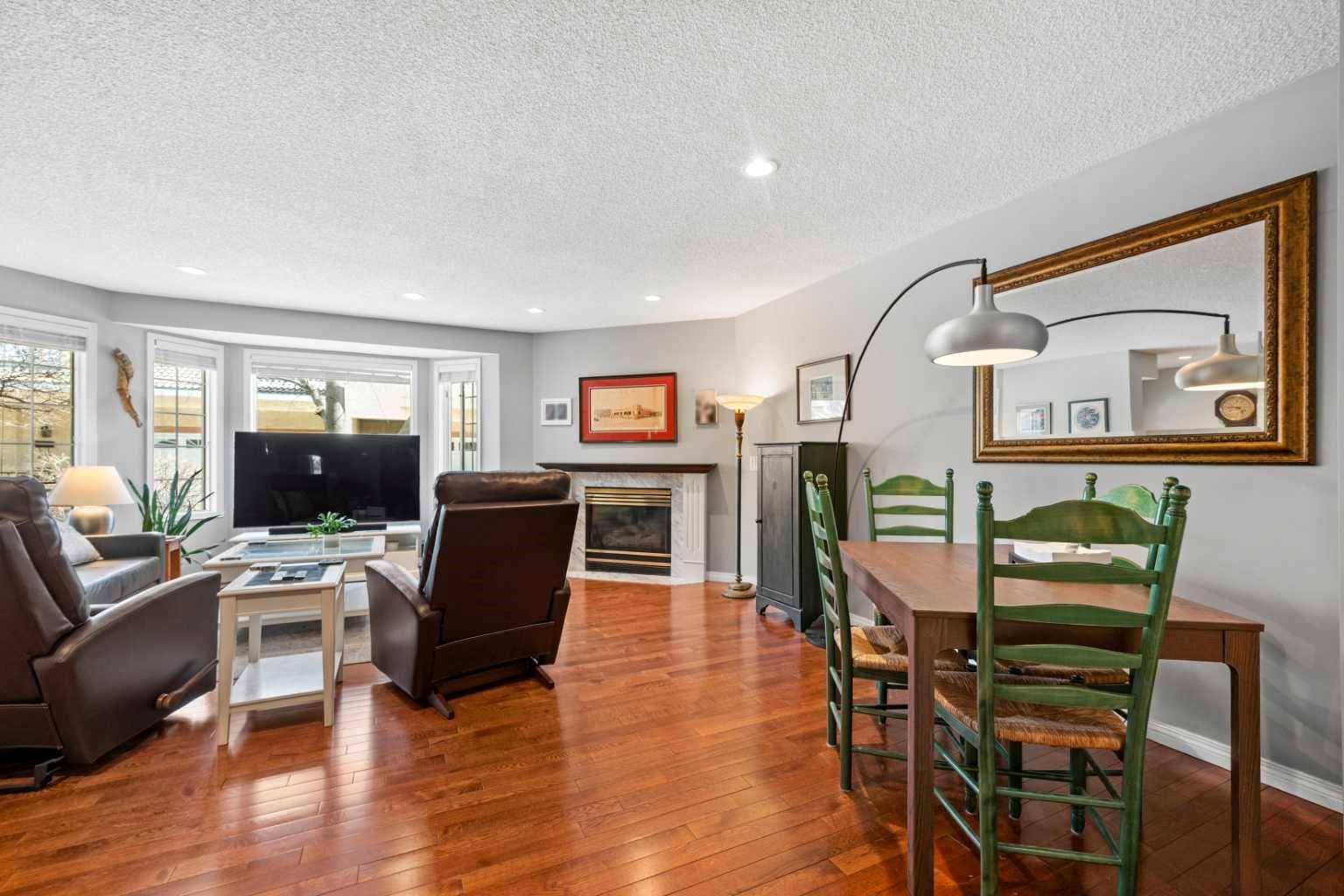38 Richelieu Court SW
