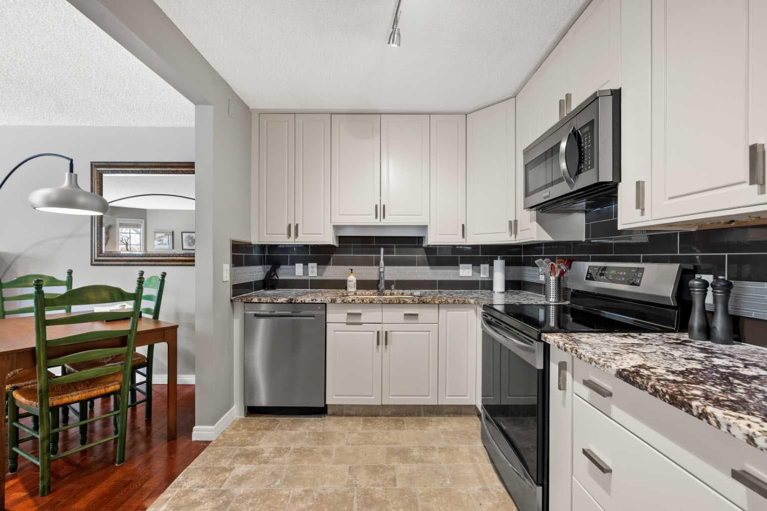 38 Richelieu Court SW
