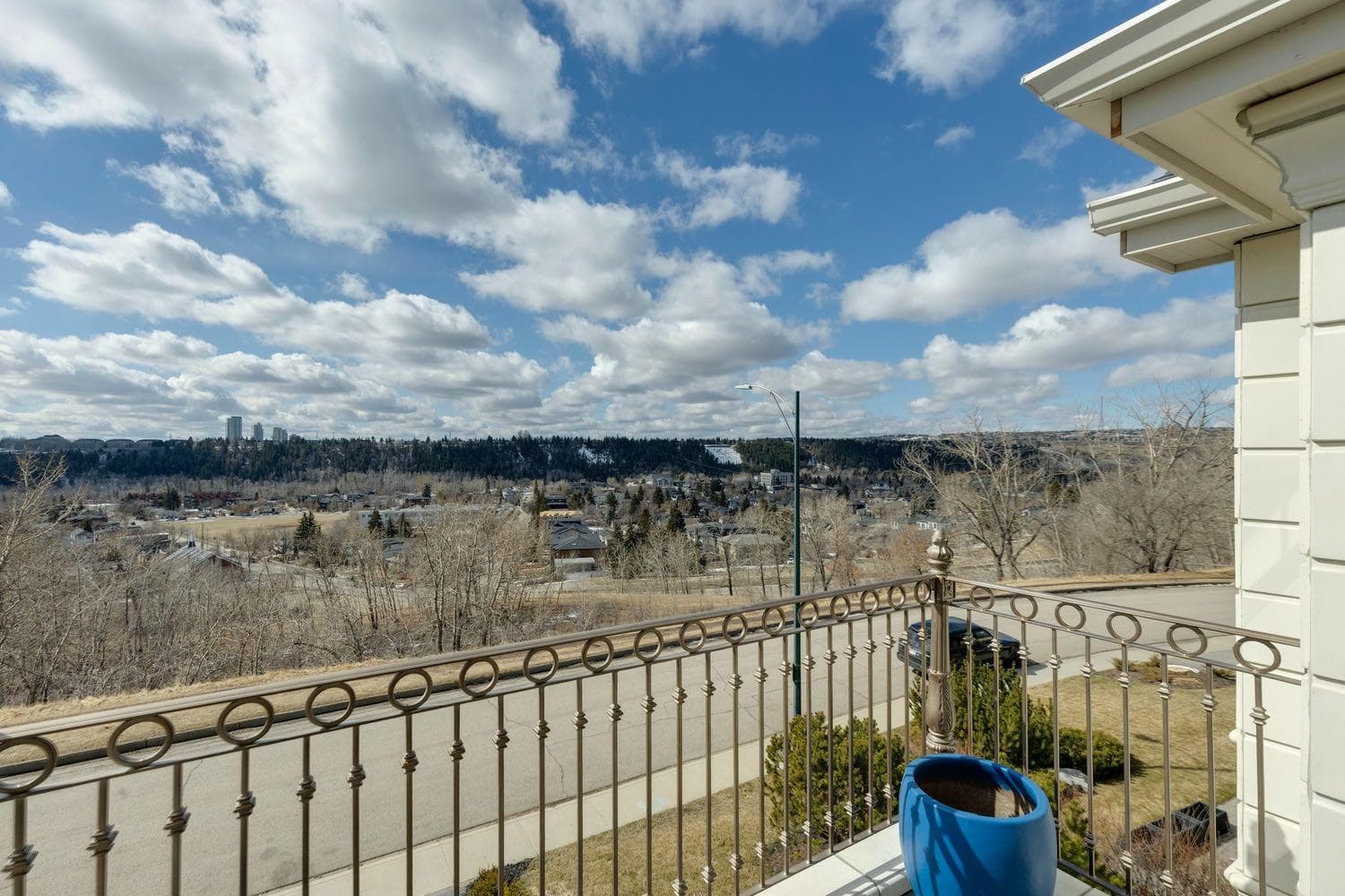 2908 Toronto Crescent NW