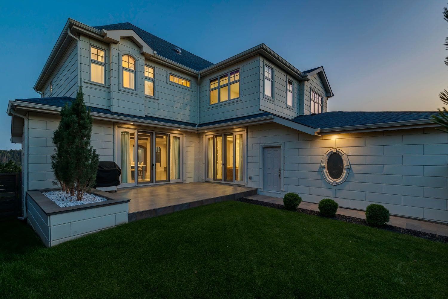 2908 Toronto Crescent NW