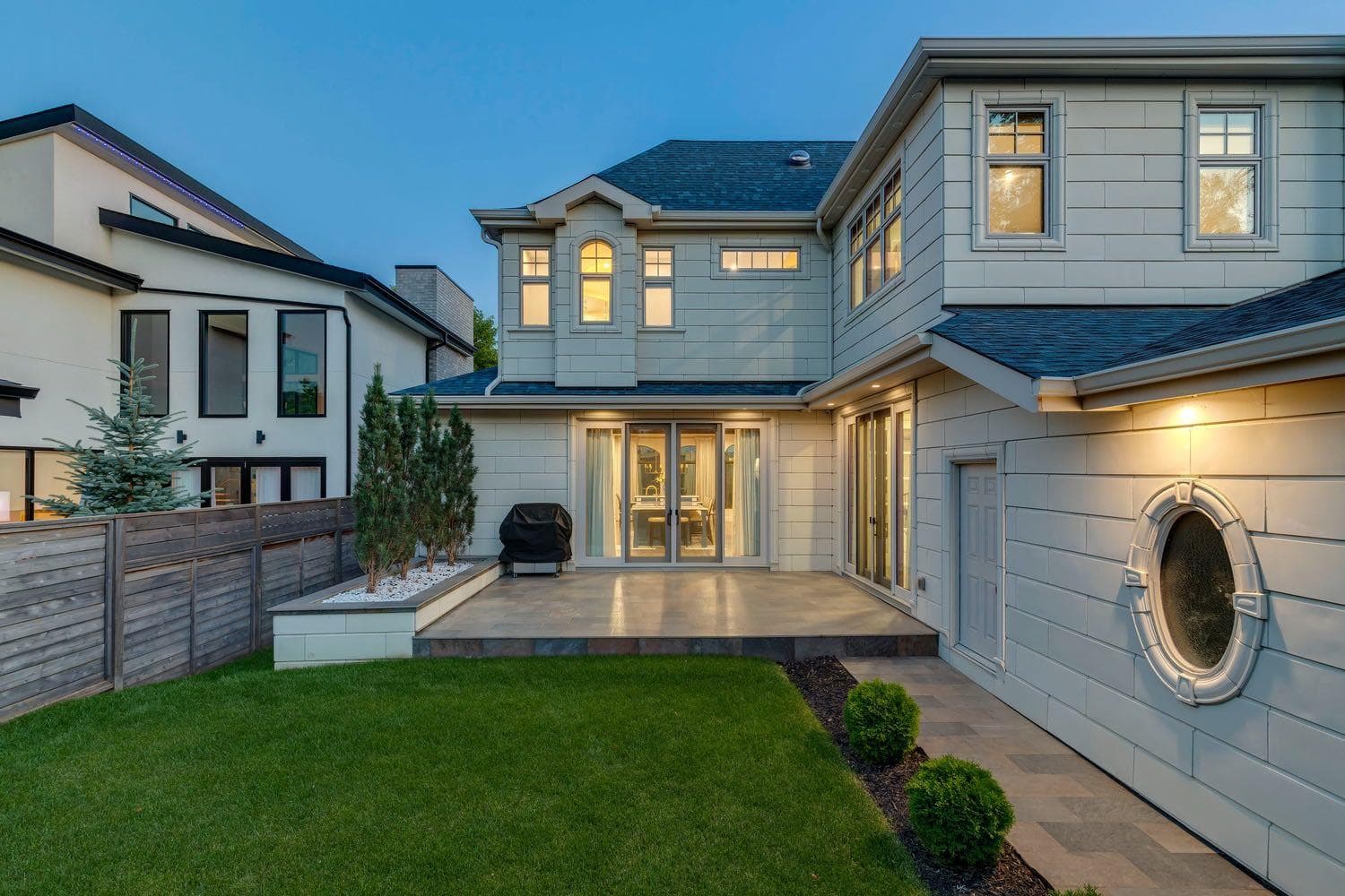 2908 Toronto Crescent NW