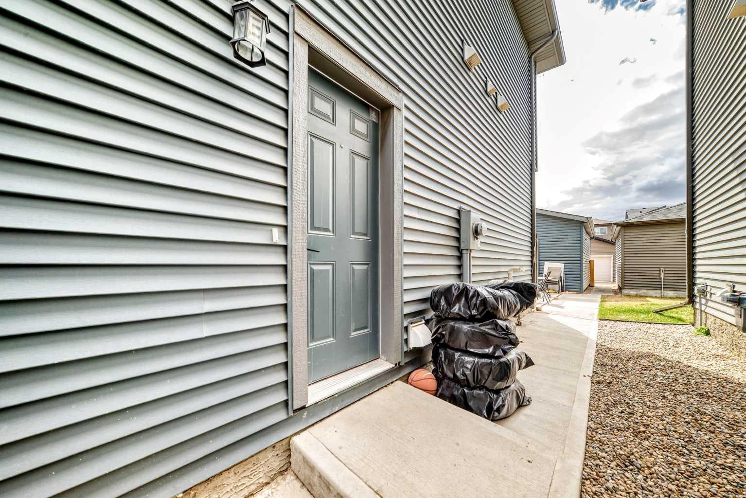 223 Wolf Creek Avenue SE