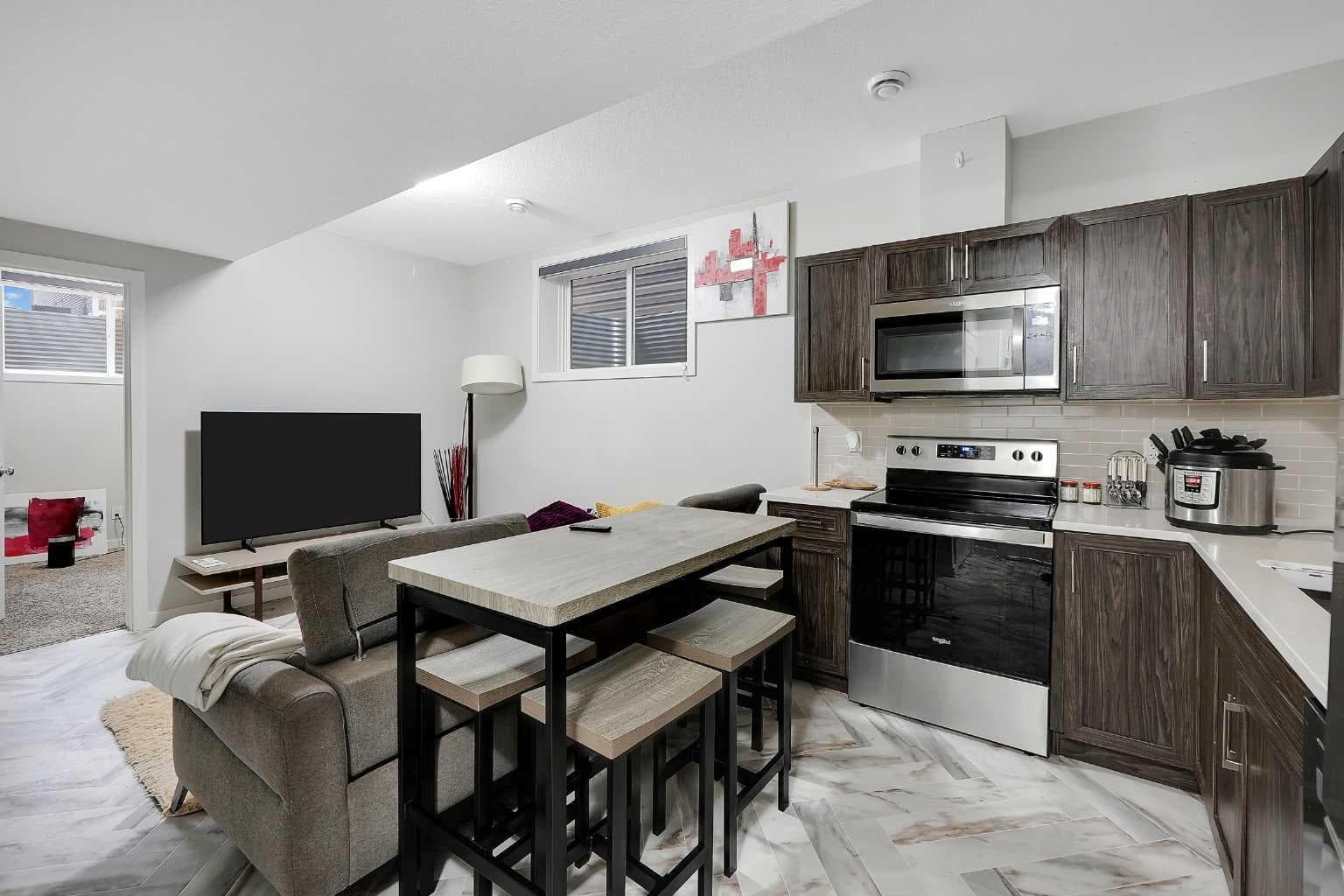32 SETON Row SE
