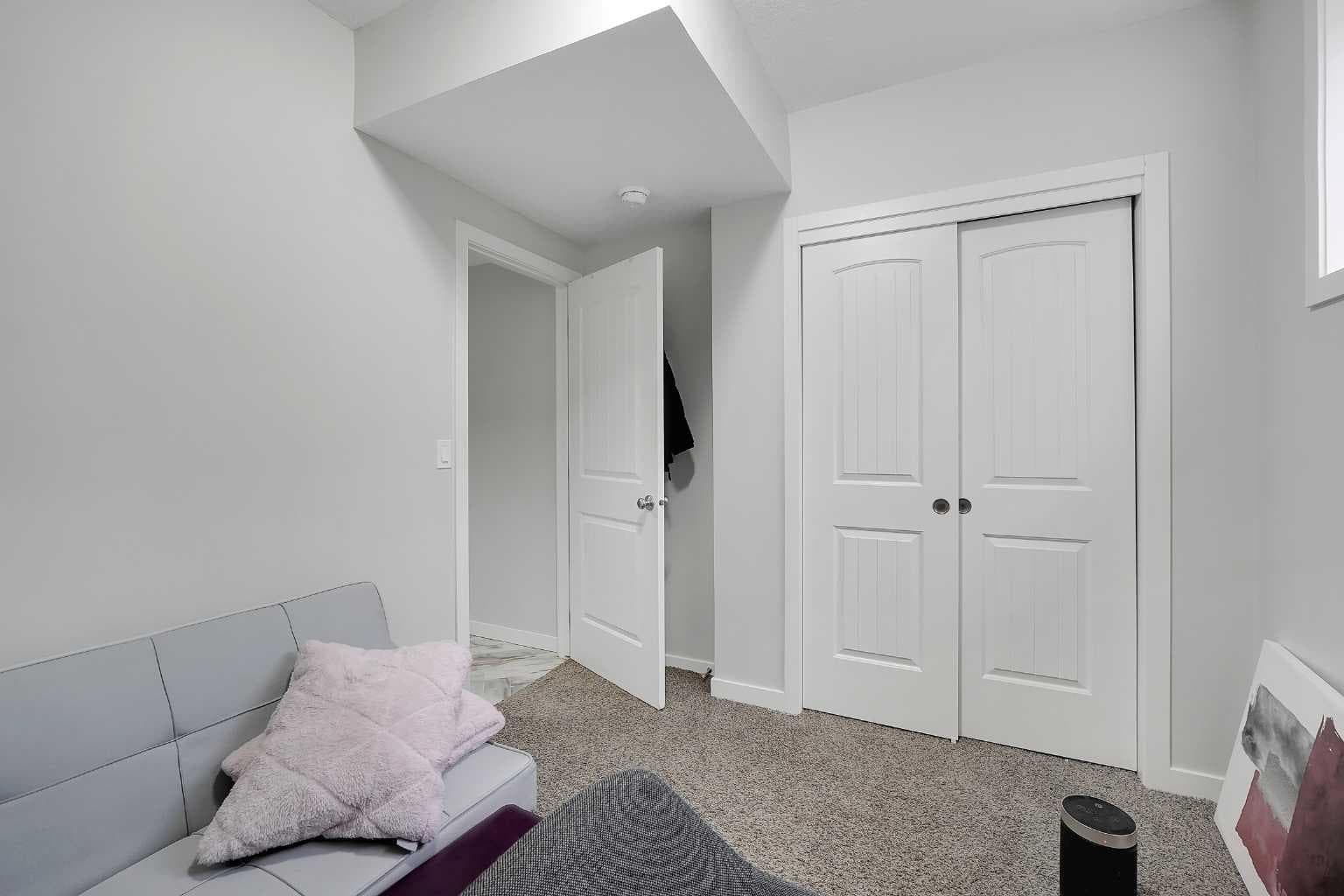 32 SETON Row SE