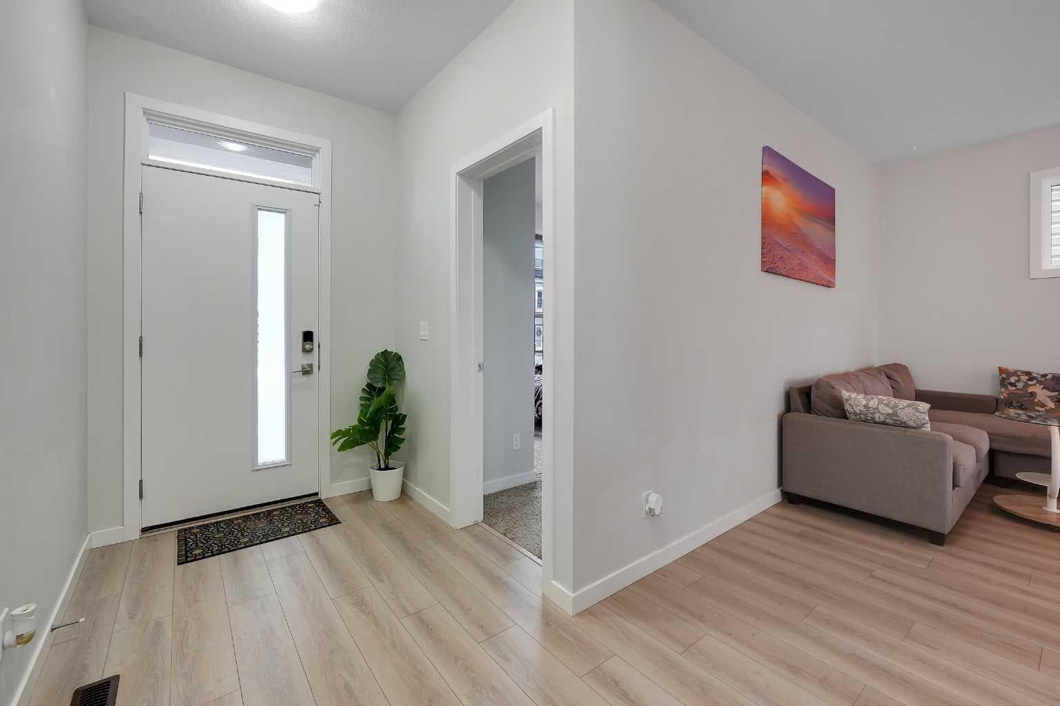 32 SETON Row SE