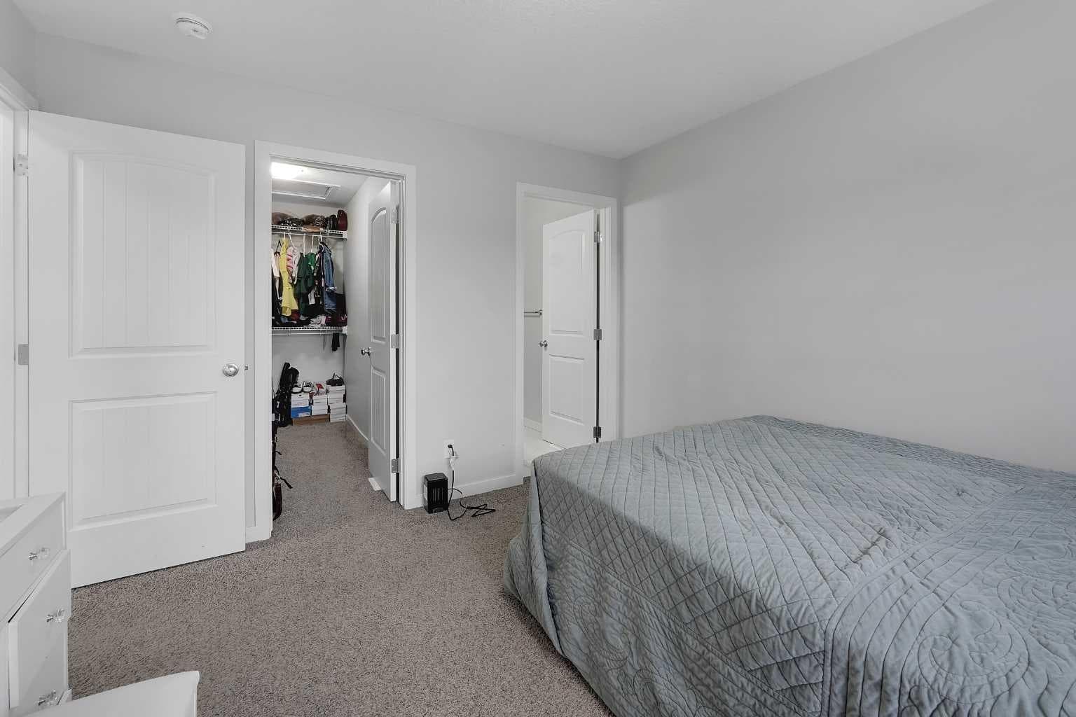 32 SETON Row SE