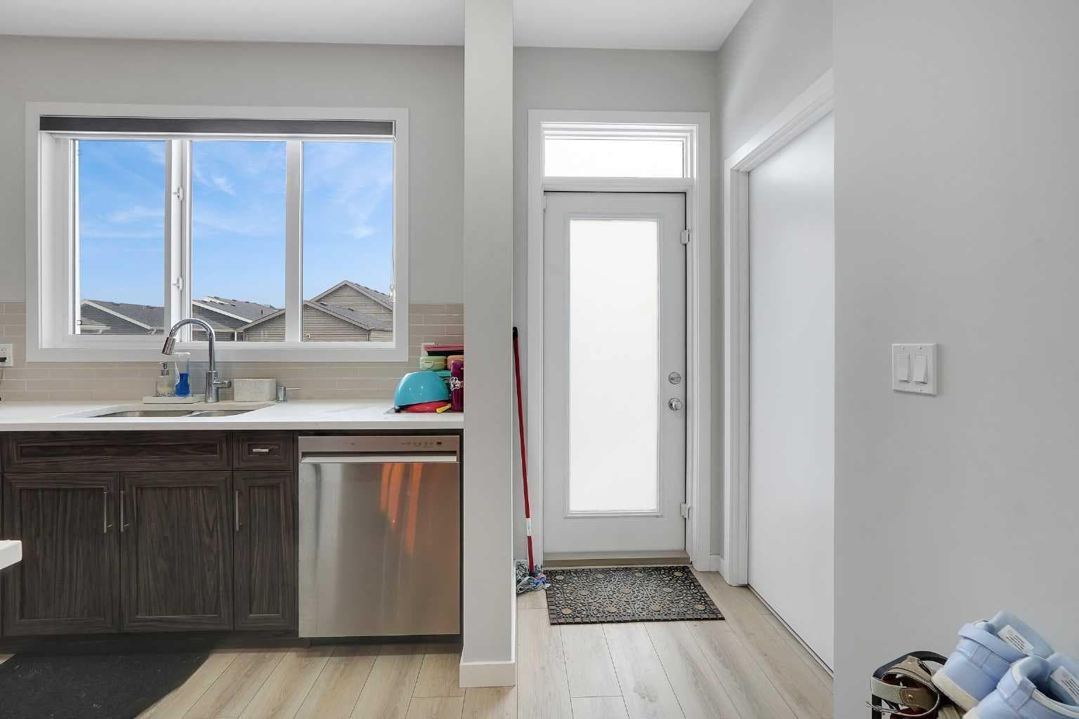32 SETON Row SE