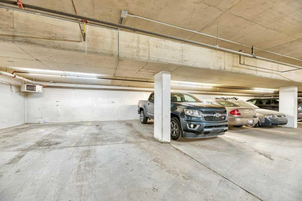 13, 148 Rockyledge View NW