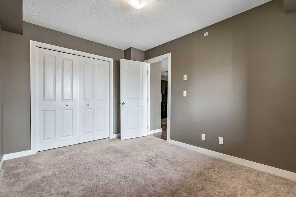 9410, 403 Mackenzie Way SW